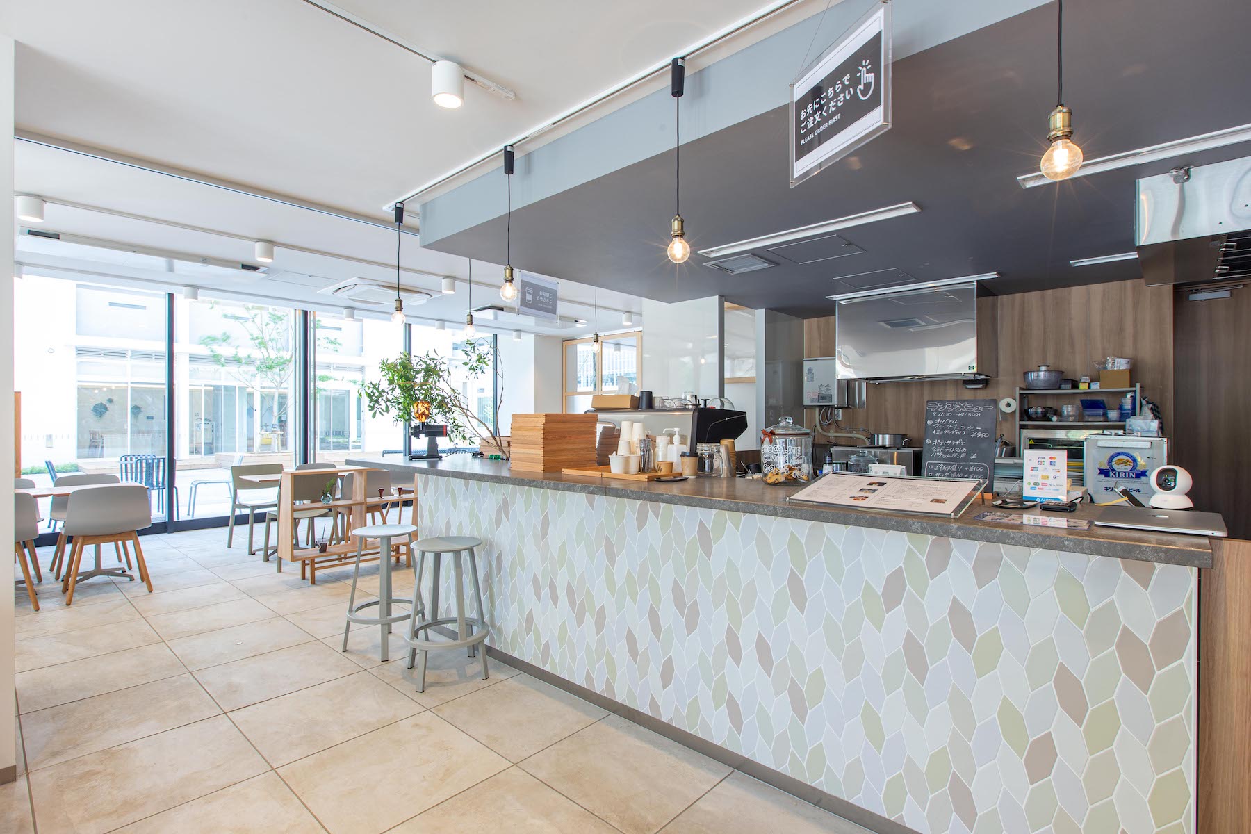 SWITCH STAND AKABANE