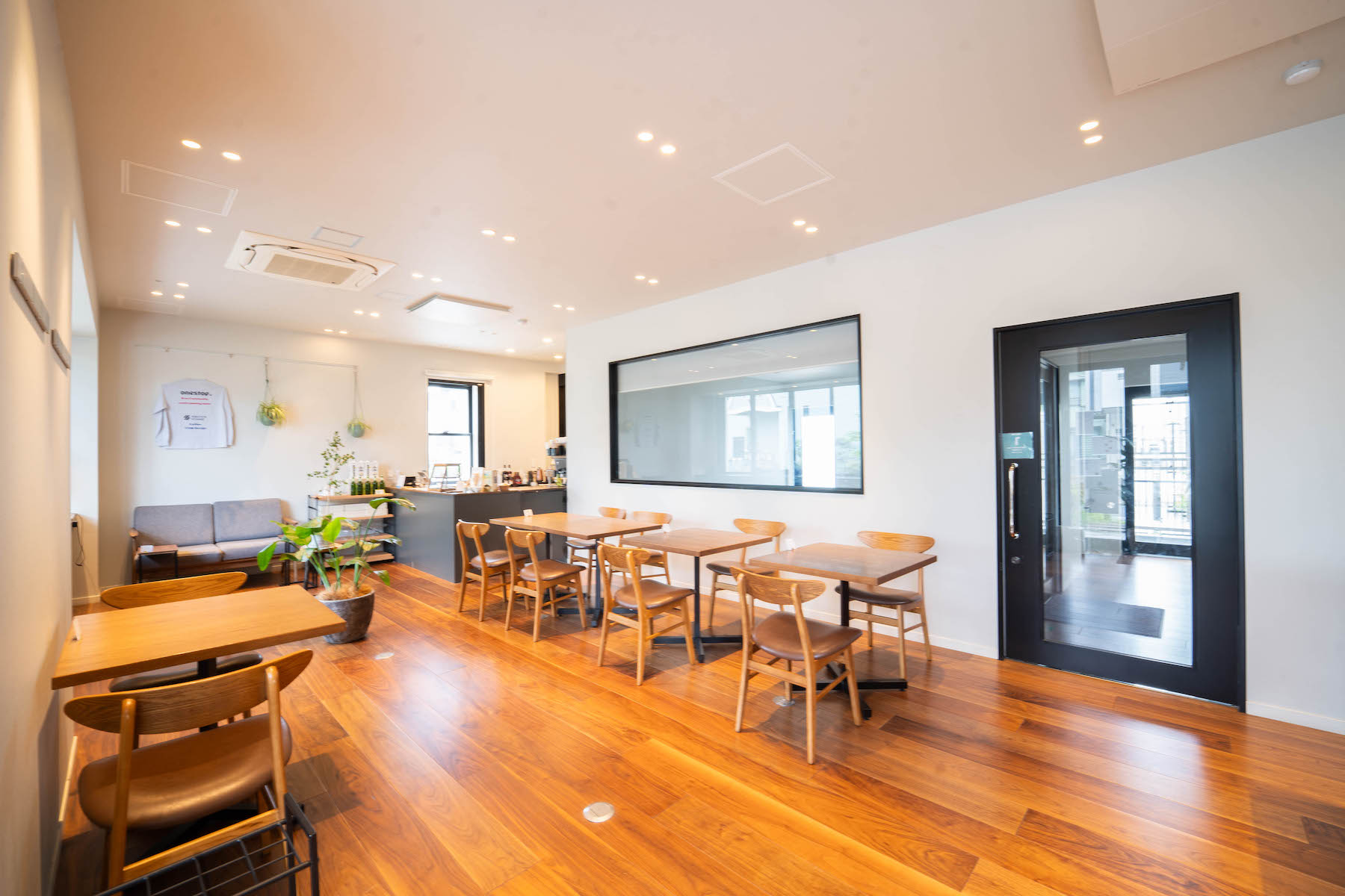 TONARINO. by SWITCH STAND